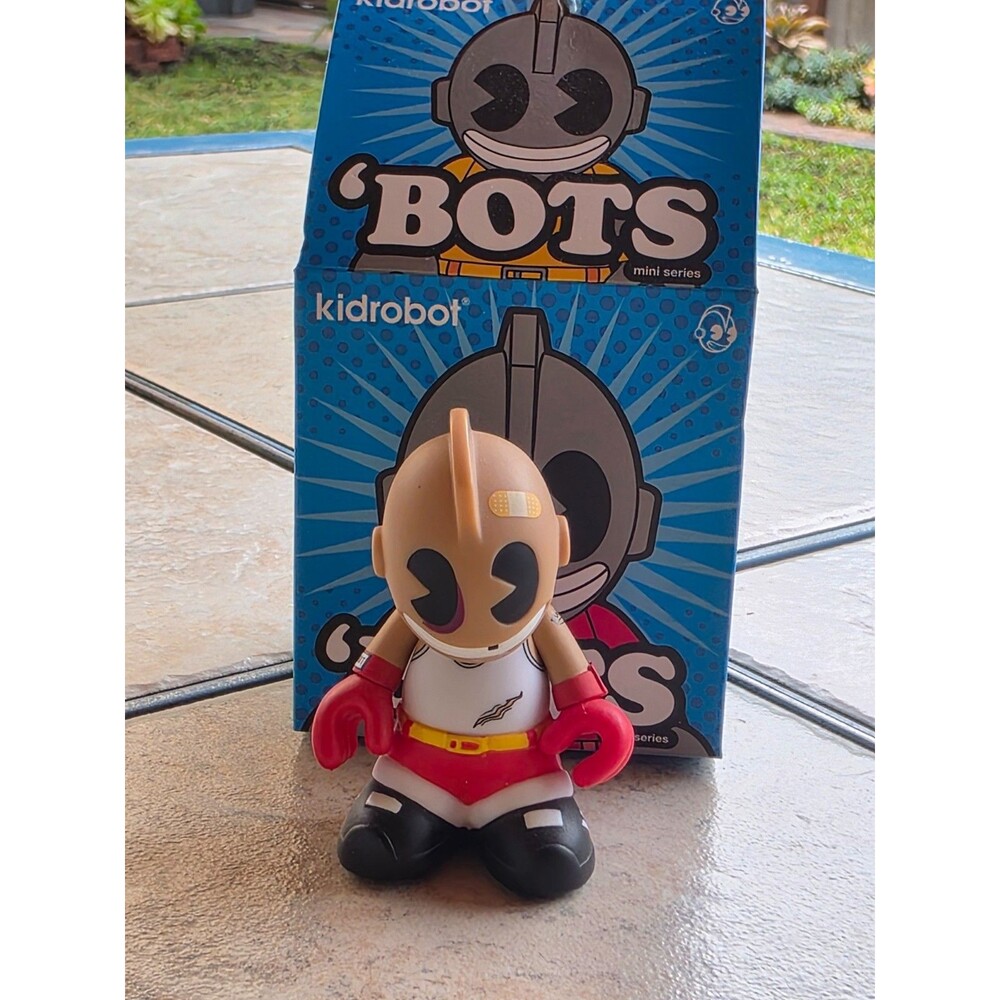 2011 Kidrobot BOTS KidBoxer 3” Vinyl Mini Figure 2/20 With Original Box
